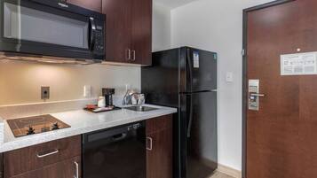 Efficiency, Suite, 2 Queen Beds, Non Smoking | Desk, free cribs/infant beds, WiFi, bed sheets