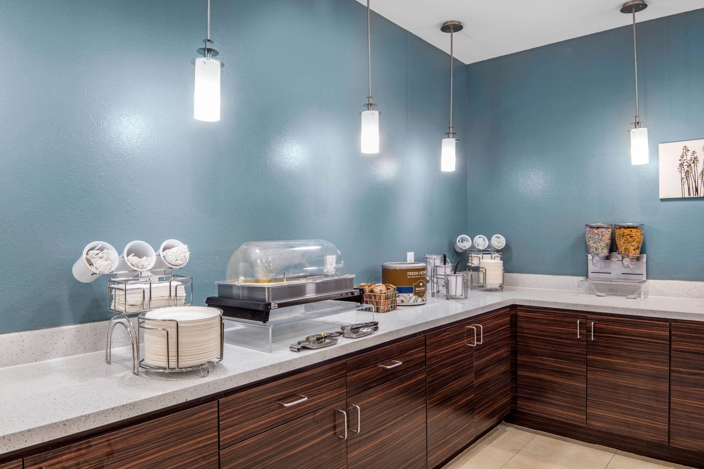 free daily self-service breakfast