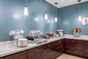 Café da manhã self-service grátis todos os dias