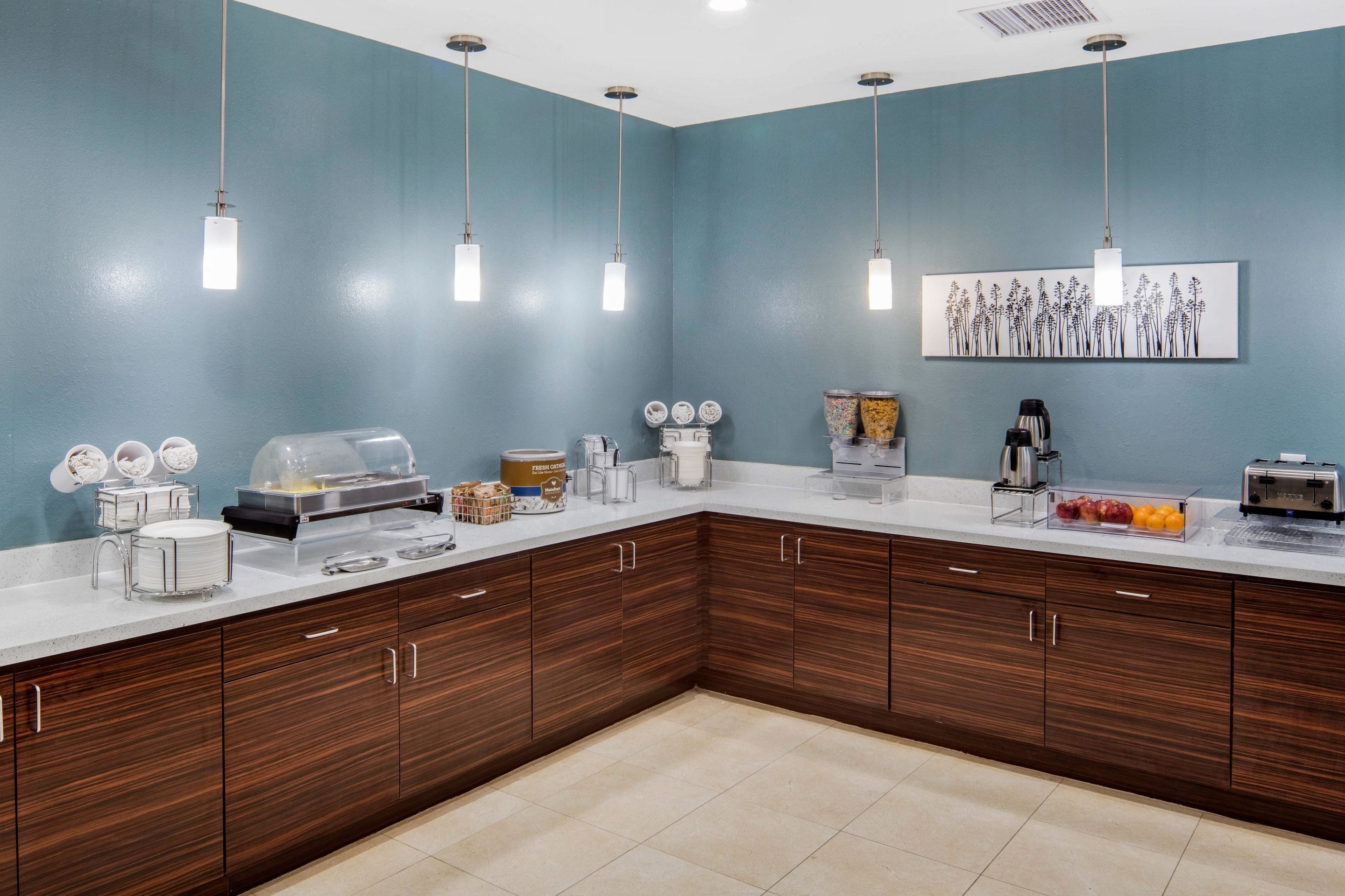 free daily self-service breakfast