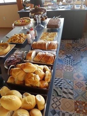 Buffet - Pousada Bela Lisboa (Penha)
