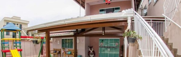Front of property - Pousada Joana Guest House (Penha)