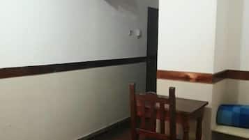Chambre Simple Ăconomique, 1 lit une place | Ăquipements de la chambre