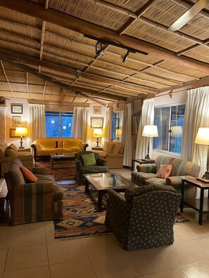 Arcade - Hotel La Castellana (Paysandu)