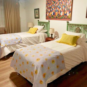 Standard Twin Room | Minibar, laptop workspace, free WiFi, bed sheets