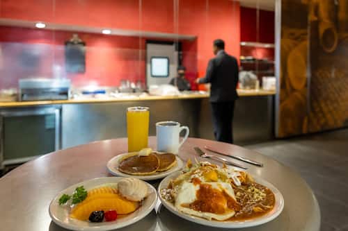 Desayuno buffet todos los días (con cargo)