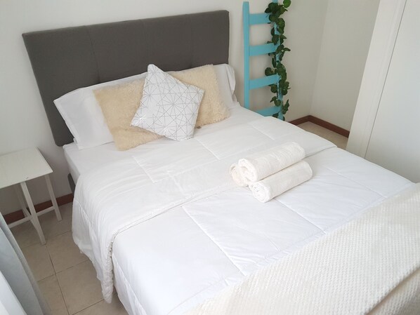 2 bedrooms, desk, free WiFi - Ostello Hospedaje (Medellín)