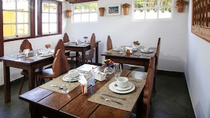 Desayuno buffet incluido todos los días 