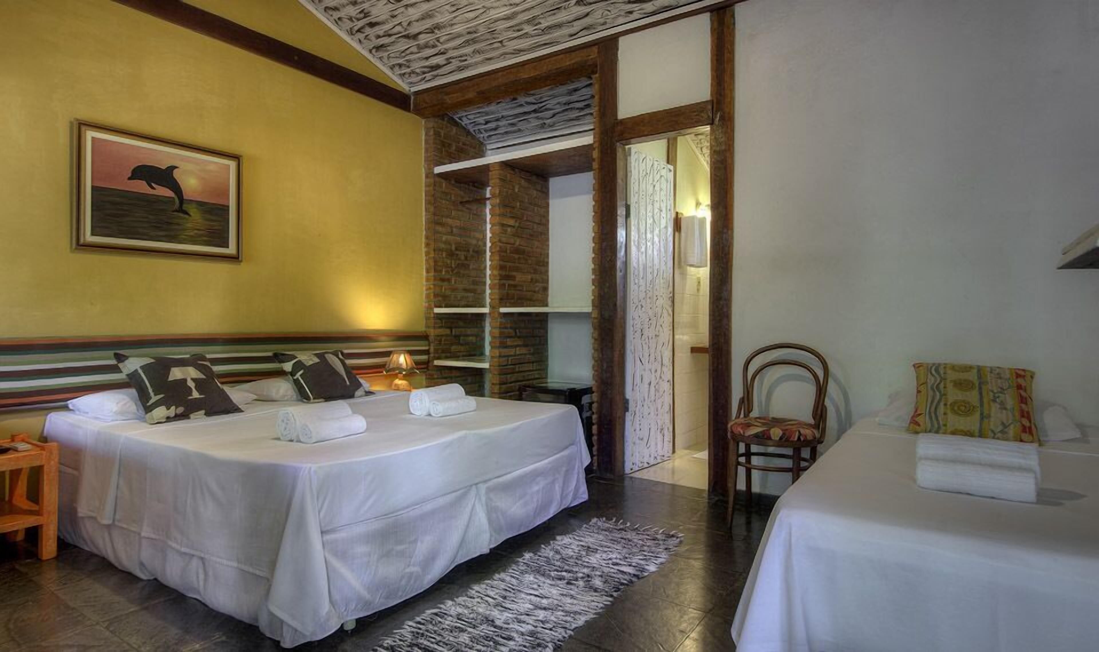 Minibar, wifi gratis, ropa de cama