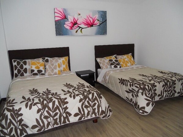 Habitación doble económica, 2 camas matrimoniales