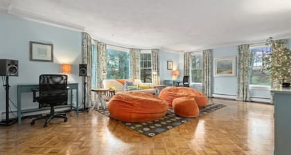 Upea 6K SF koti, vuodepaikkoja 12 w / 4. 5 kylpyhuonetta, suuri huone, uima-allas ja juhlatilat