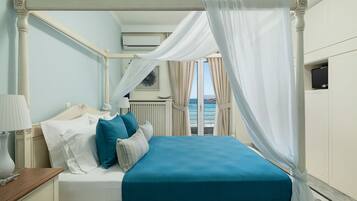 3 bedrooms, desk, iron/ironing board, travel crib