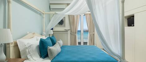 3 bedrooms, desk, iron/ironing board, travel cot