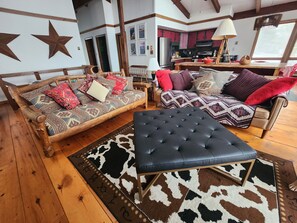 Smart TV, fireplace, DVD player, table football