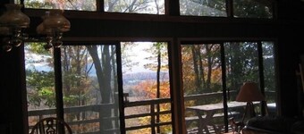 Skiers View: less than 10 mins to state parks + big view/deck/grill etc