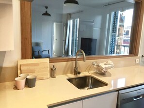 Interior - Elegant, cozy and bright apartment in the center of Madrid with free WIFI (Madrid)