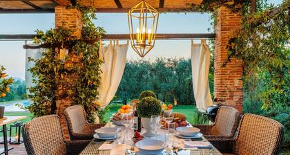 Toskanisches haus: Schwimmbad, Panoramblick, eingezaunt Klimaanlage Kamin Wifi