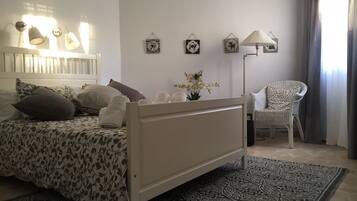 2 Schlafzimmer, Schreibtisch, Bügeleisen/Bügelbrett, WLAN