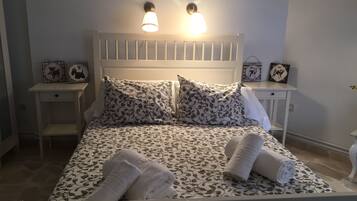 2 Schlafzimmer, Schreibtisch, Bügeleisen/Bügelbrett, WLAN