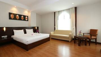 Deluxe Double Room, 1 Double Bed | Hypo-allergenic bedding, minibar, blackout curtains, rollaway beds
