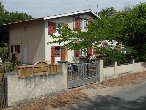 Alquiler de 8 a 9 por. 200 m del océano, 900 m del centro de la ciudad