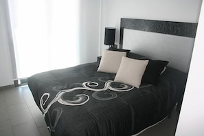 2 chambres, fer et planche à repasser, lit parapluie, Wi-Fi gratuit