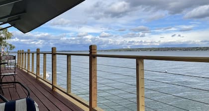 Waterfront Paradise con NUEVO Jacuzzi Spa!