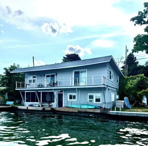 Exterior - Waterfront Paradise with  NEW Jacuzzi Spa! (Canandaigua)