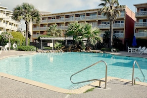 Piscine extérieure, piscine chauffée