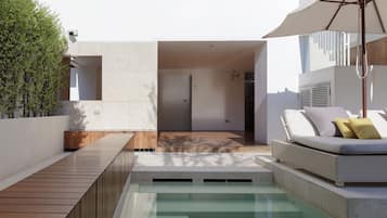 Outdoor pool, pool umbrellas, pool loungers