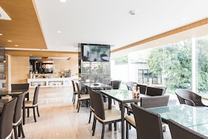 每日供应英式早餐(每人 THB 400)