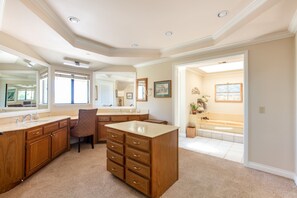 Combined shower/bathtub, hair dryer, towels, soap