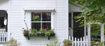 Plymouth Historic 1920 Doll House