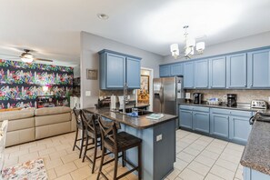 Interior - 5 bedroom, 3 bath. Private, Heated Pool! Easy walk to Beach & to the Hangout! (Gulf Shores)