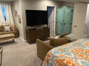 4 bedrooms, iron/ironing board, travel cot, free WiFi