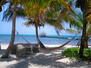On the beach, sun loungers, beach towels - Sunset Beach "A4" - Beachfront, Pool/Ocean View, Kayaks, Bikes, & More! 🏖 (San Pedro Town)