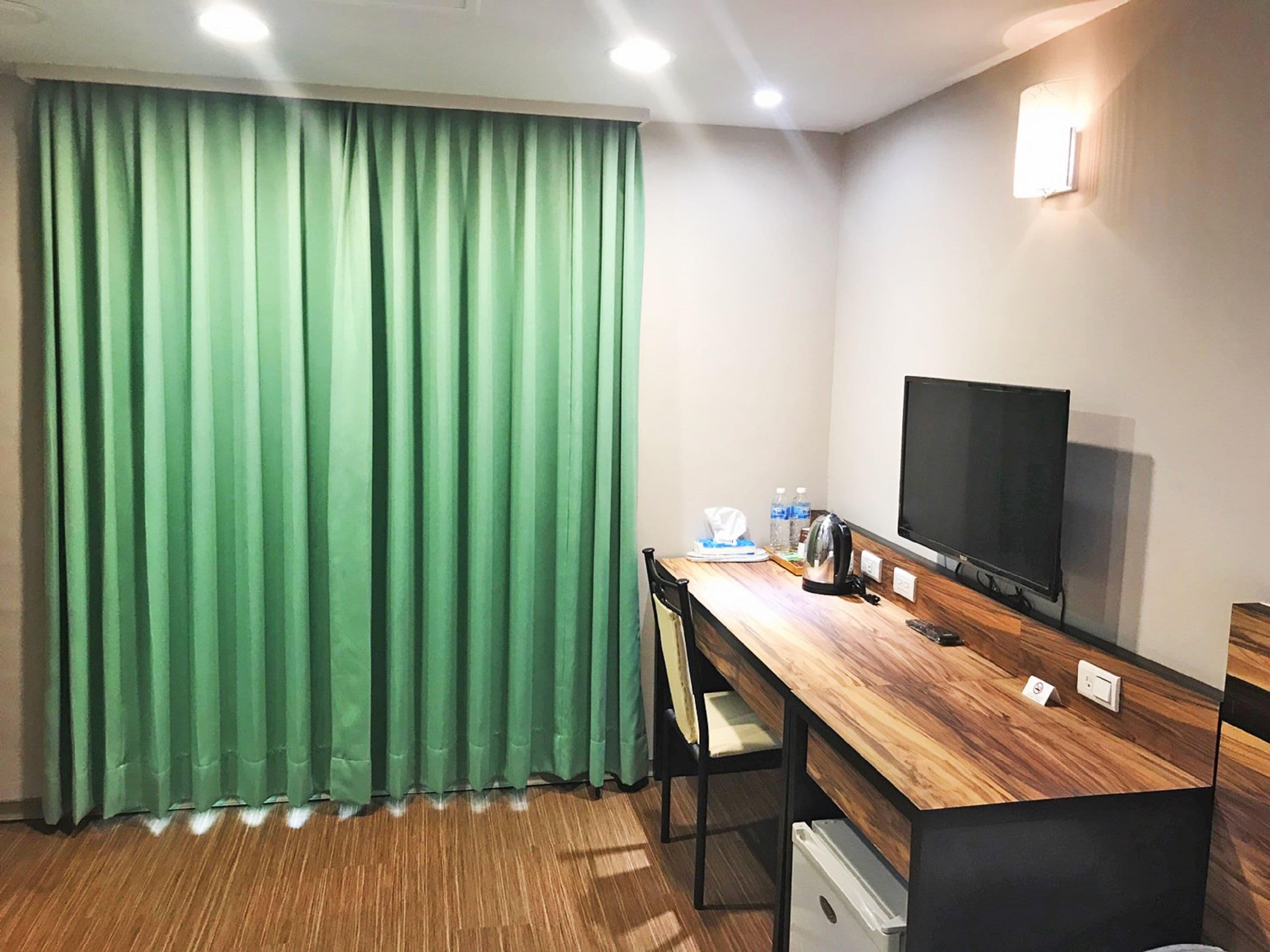 standard double room, 1 double bed | 1 bedroom, desk, bed sheets