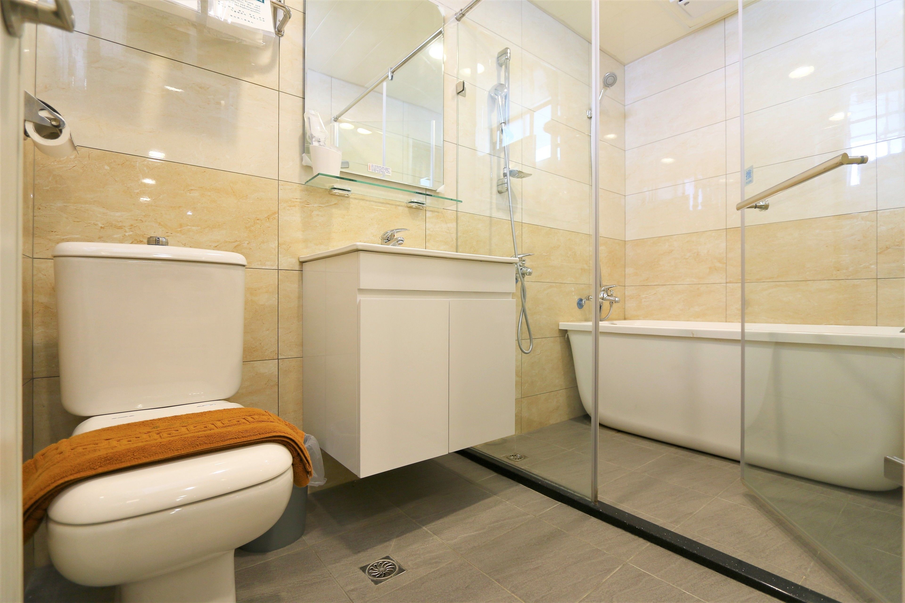 deluxe double room, 1 queen bed, balcony | bathroom | shower, hair dryer, slippers, towels