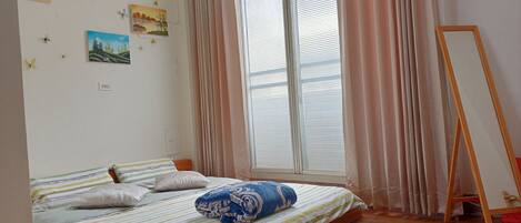 Chambre Double Standard, salle de bains privée | Rideaux occultants, Wi-Fi gratuit, draps fournis