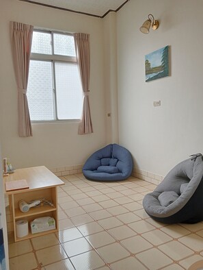 Standard Double Room, Private Bathroom | Blackout drapes, free WiFi, bed sheets - Lawa House - Hostel (Chiayi City)