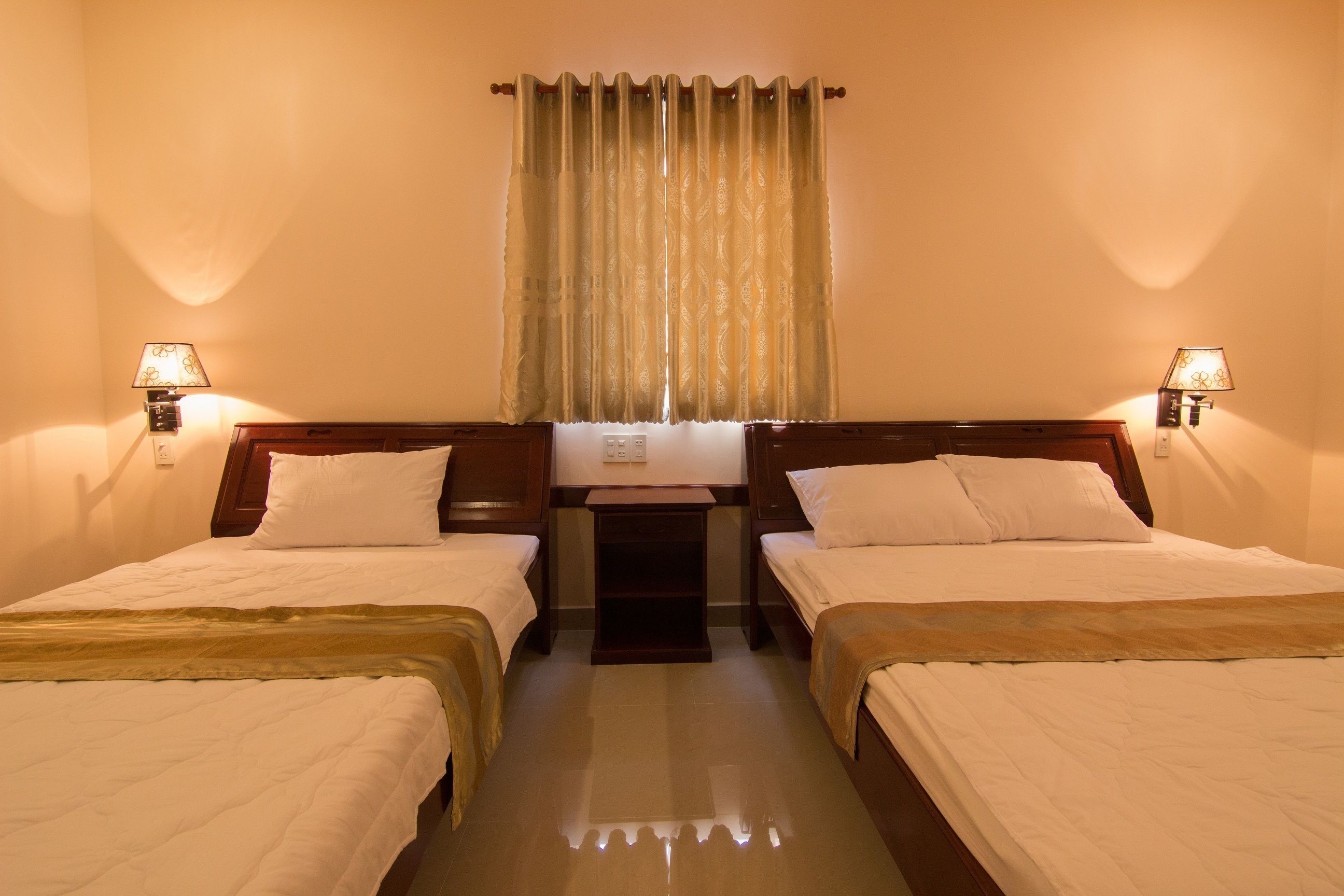 room | 1 bedroom, minibar, desk