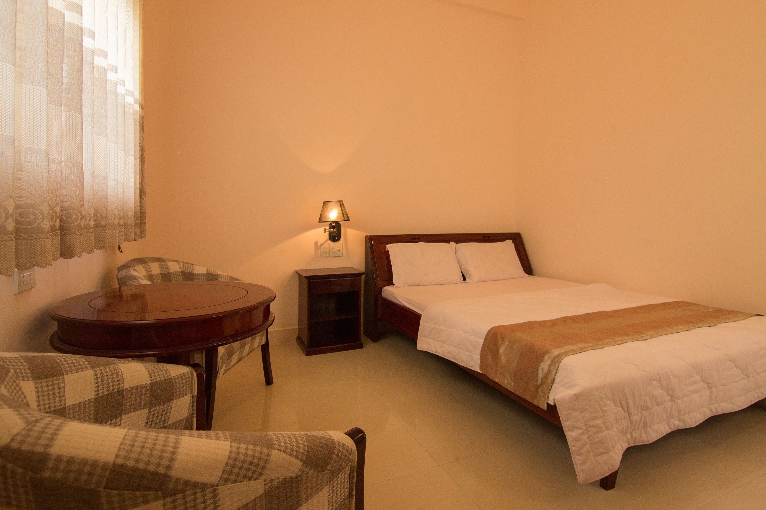 room | 1 bedroom, minibar, desk