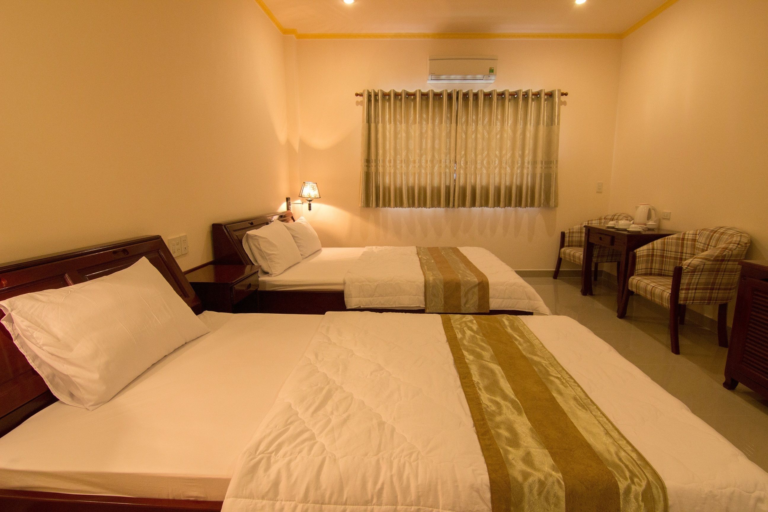 room | 1 bedroom, minibar, desk