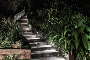 تفاصيل الفندق من الخارج