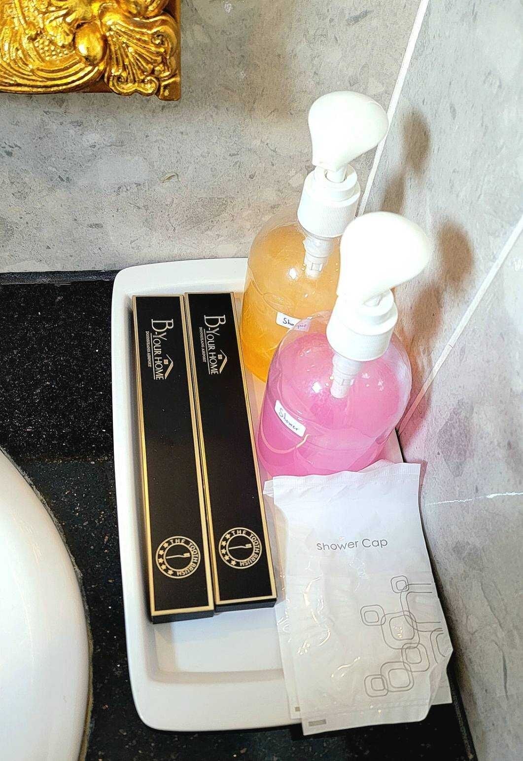 shower, rainfall showerhead, free toiletries, hair dryer