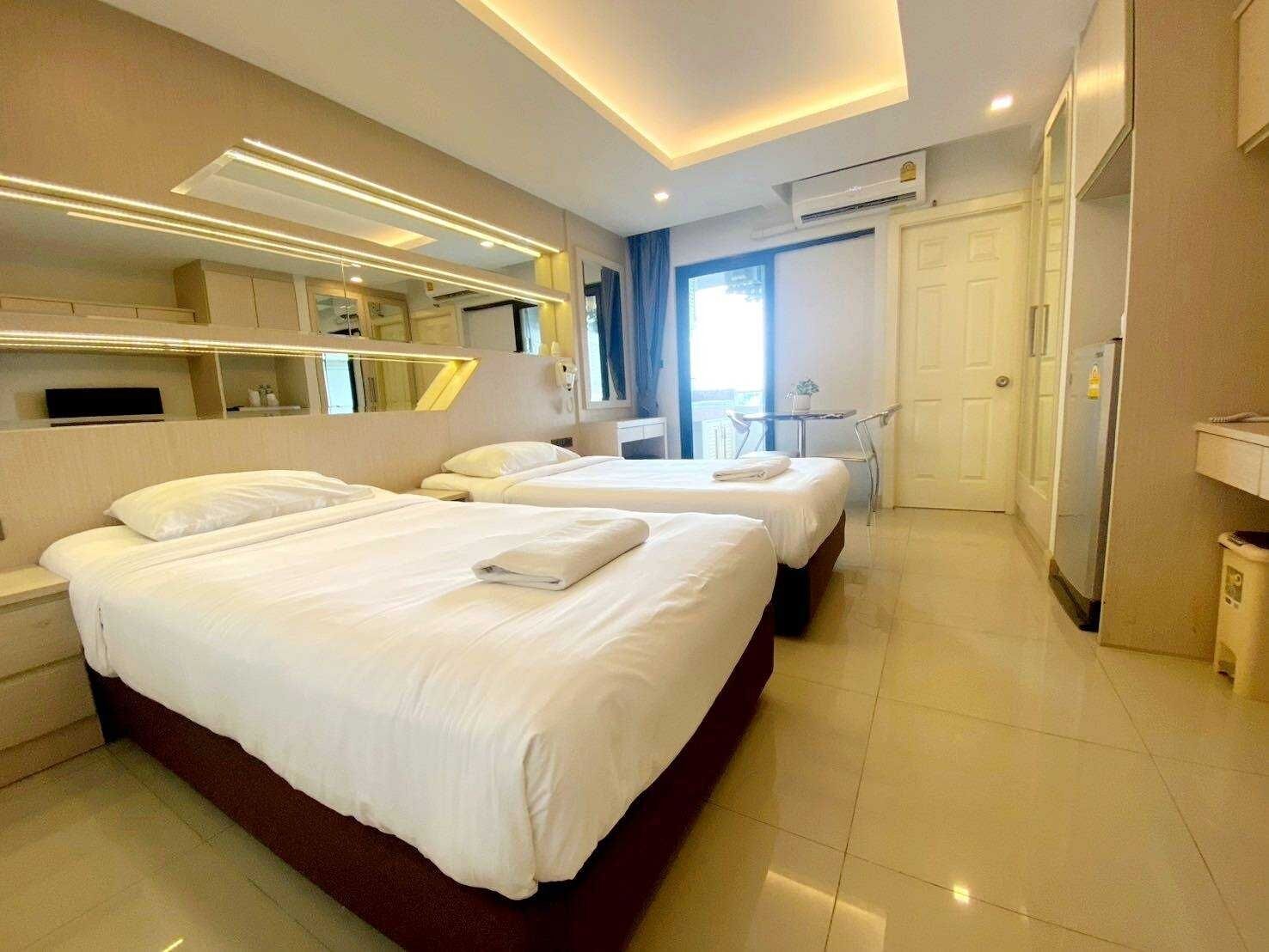 standard double or twin room | 1 bedroom, minibar, in-room safe, desk