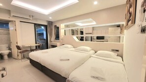Extra Bed With 3 Beds Room | In-room safe, desk, blackout drapes, free WiFi - B your home Hotel Donmueang Airport Bangkok (Bangkok)