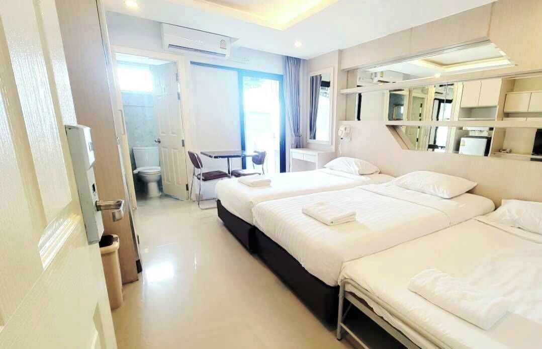 三人房 | 客房內保險箱、書桌、遮光布/窗簾、免費無線上網