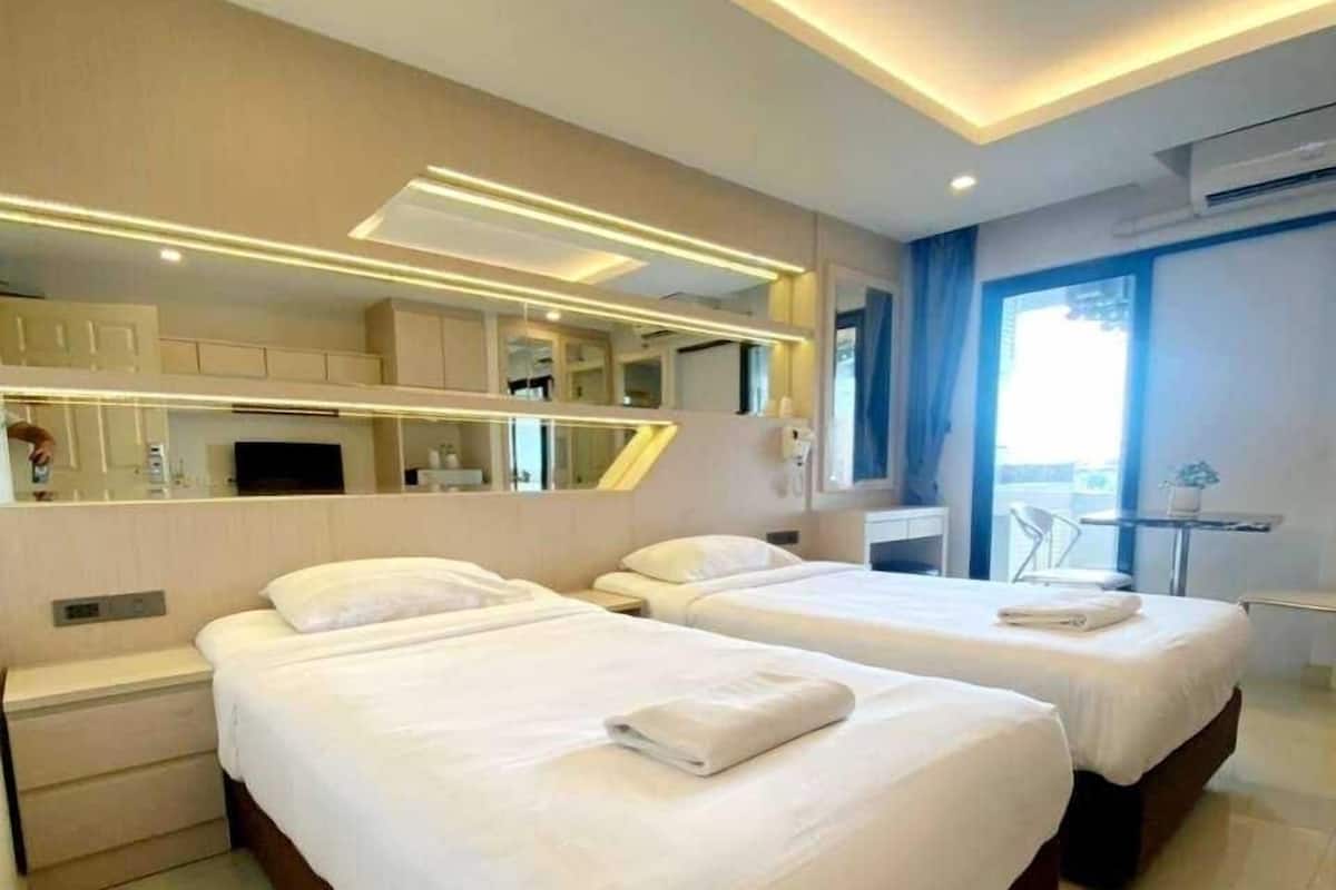 Minibar, in-room safe, desk, blackout curtains