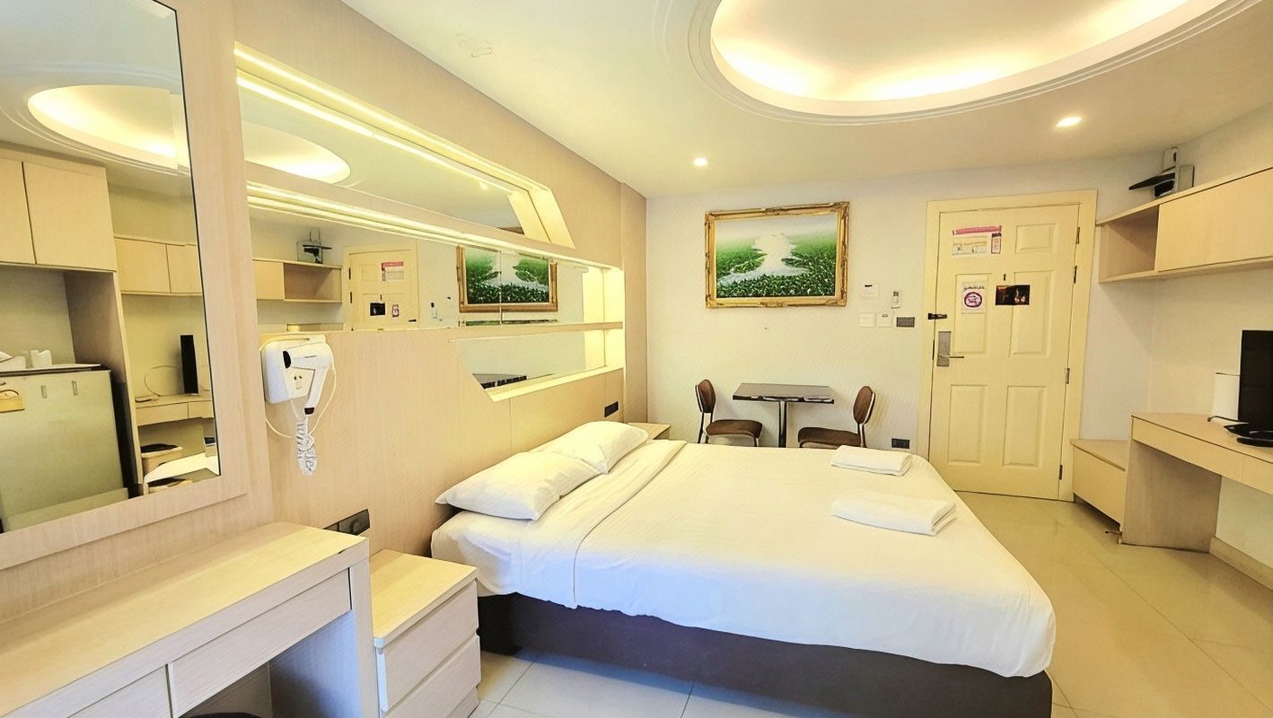 In-room safe, desk, blackout curtains, free WiFi